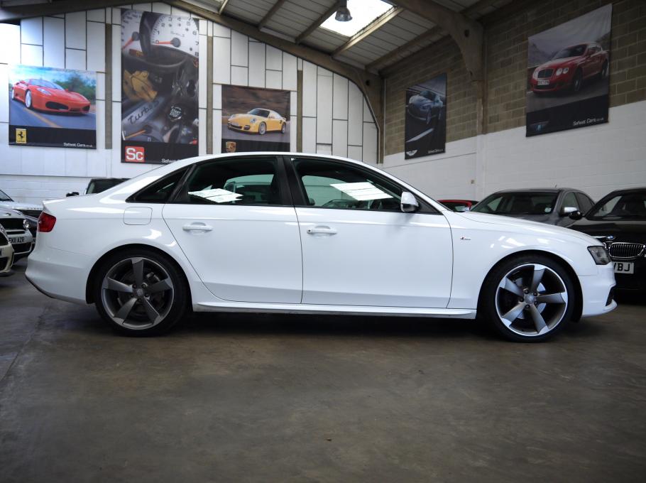 Audi A4 Avant Black Edition In White